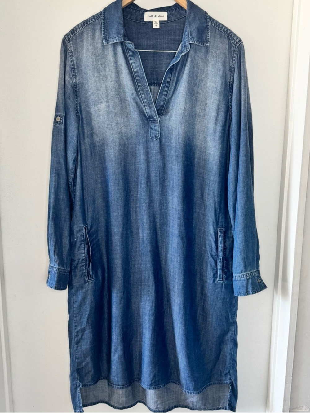 Anthropologie Cloth & Stone ombre denim chambray shirt Dress Women’s Medium EUC